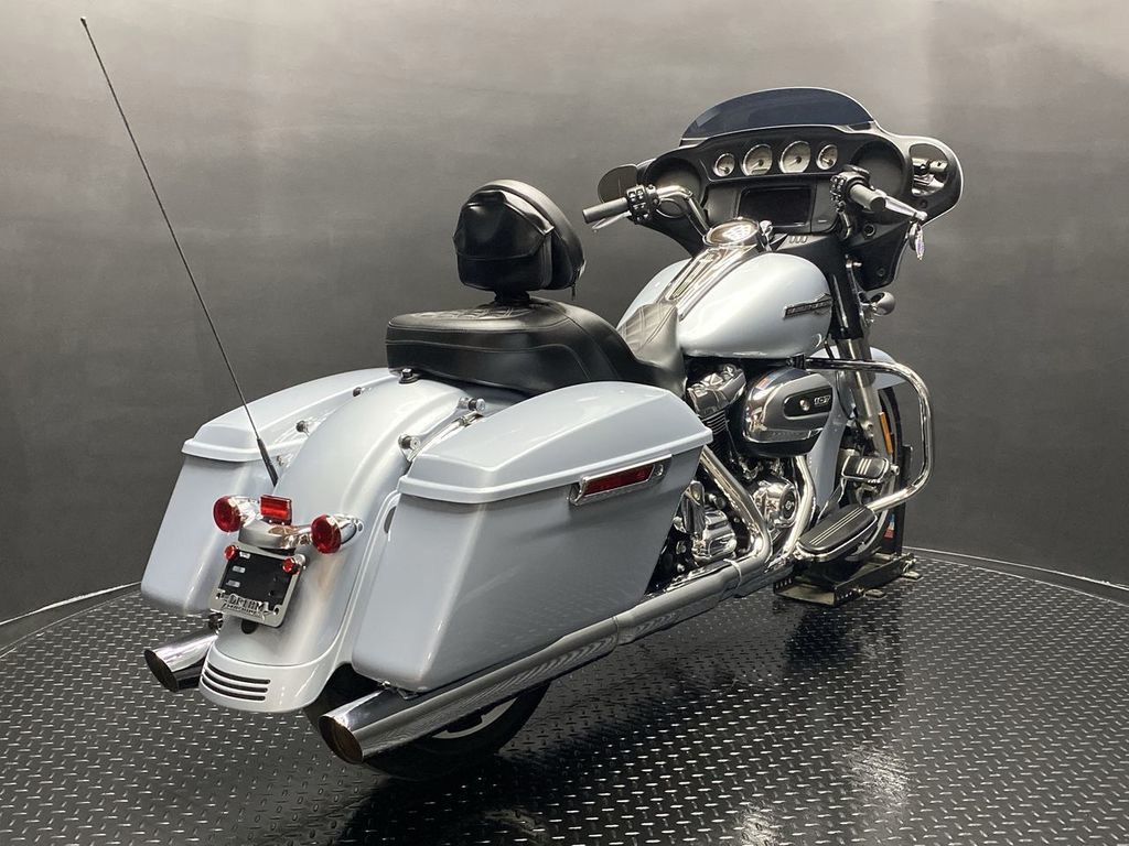 Street Glide®