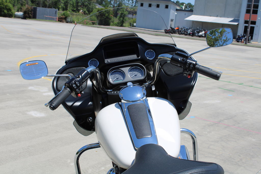 Road Glide®