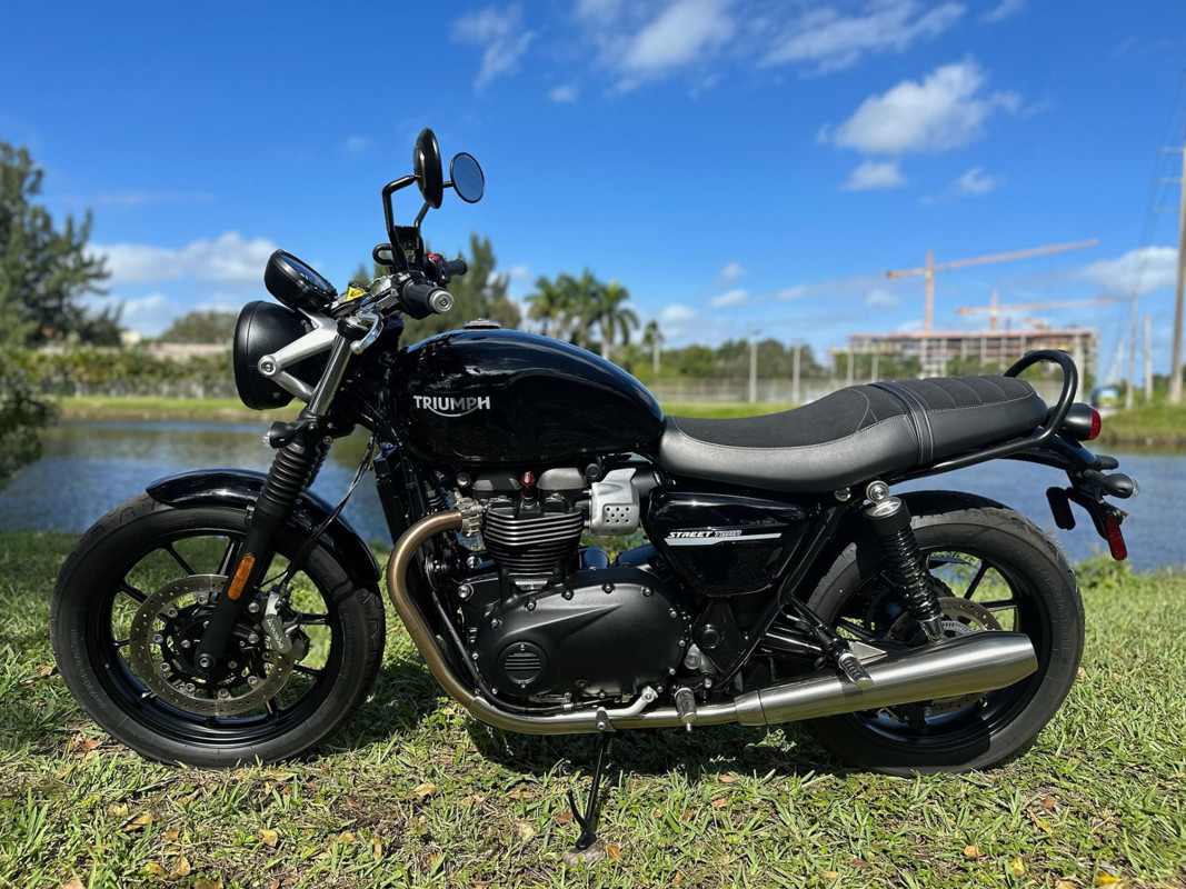 STREET TWIN 