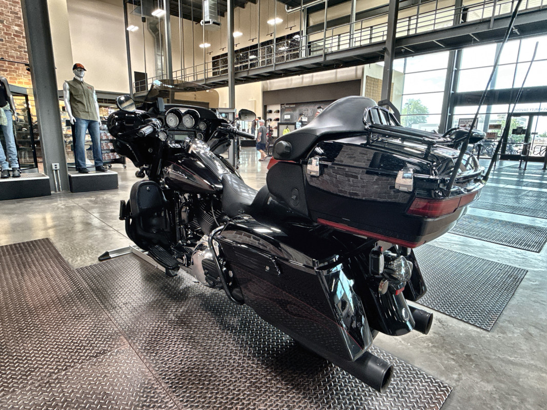 CVO® Ultra Classic® Electra Glide® 