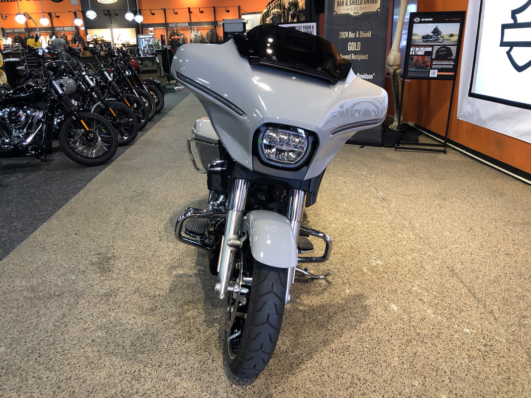 Street Glide®