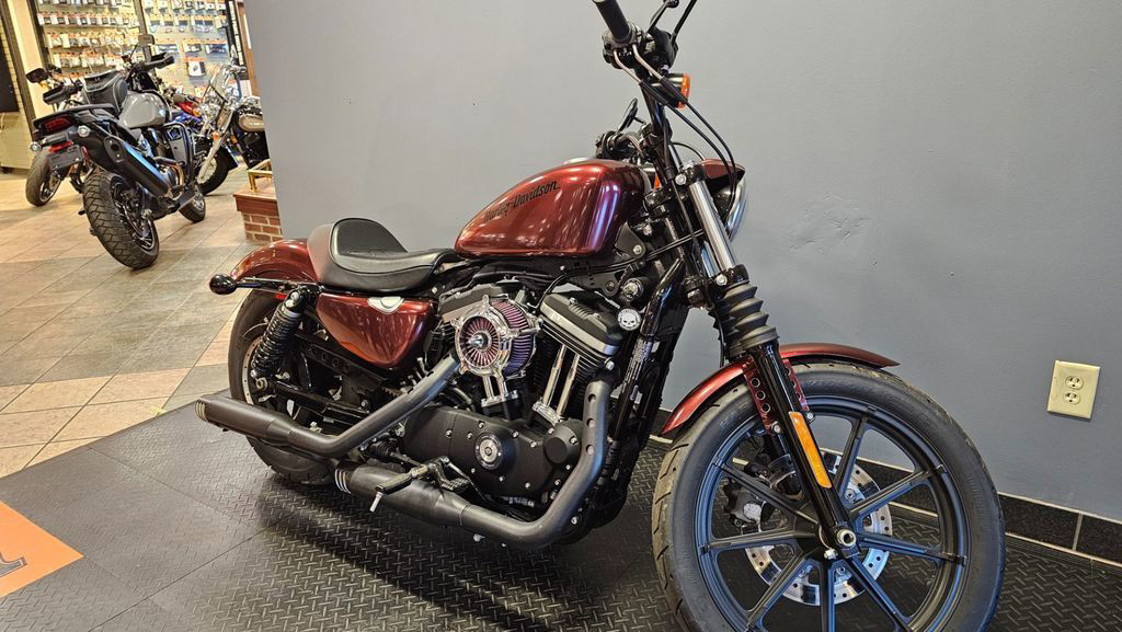 Iron 883®
