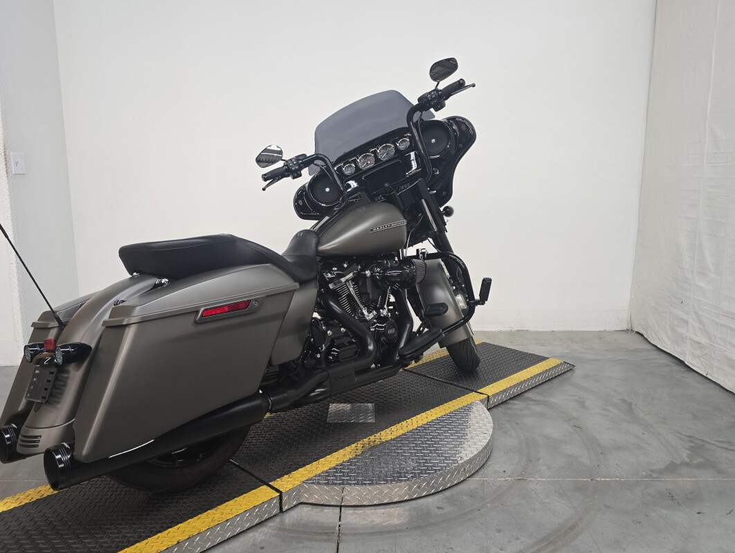 Street Glide® Special