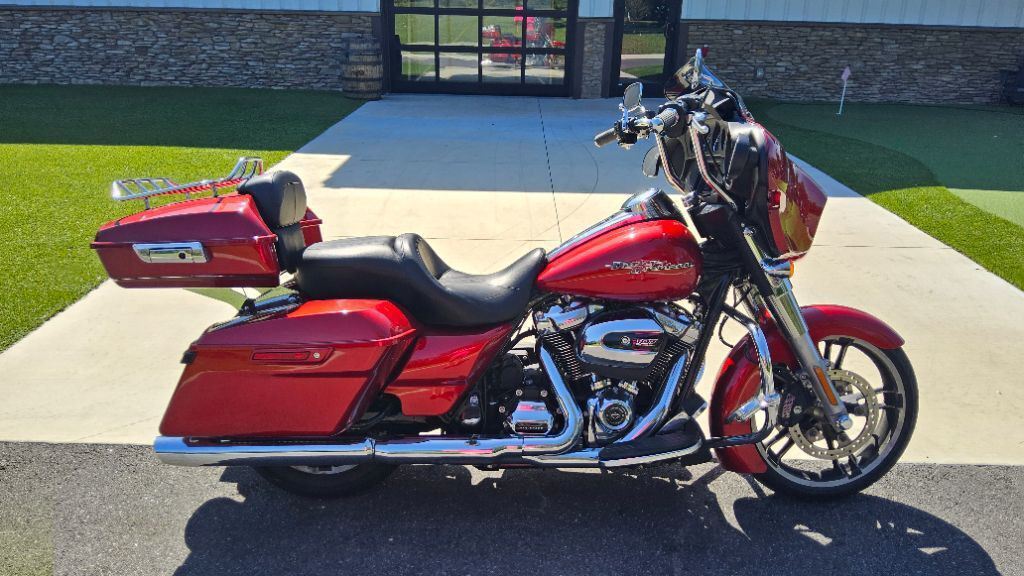 Street Glide®