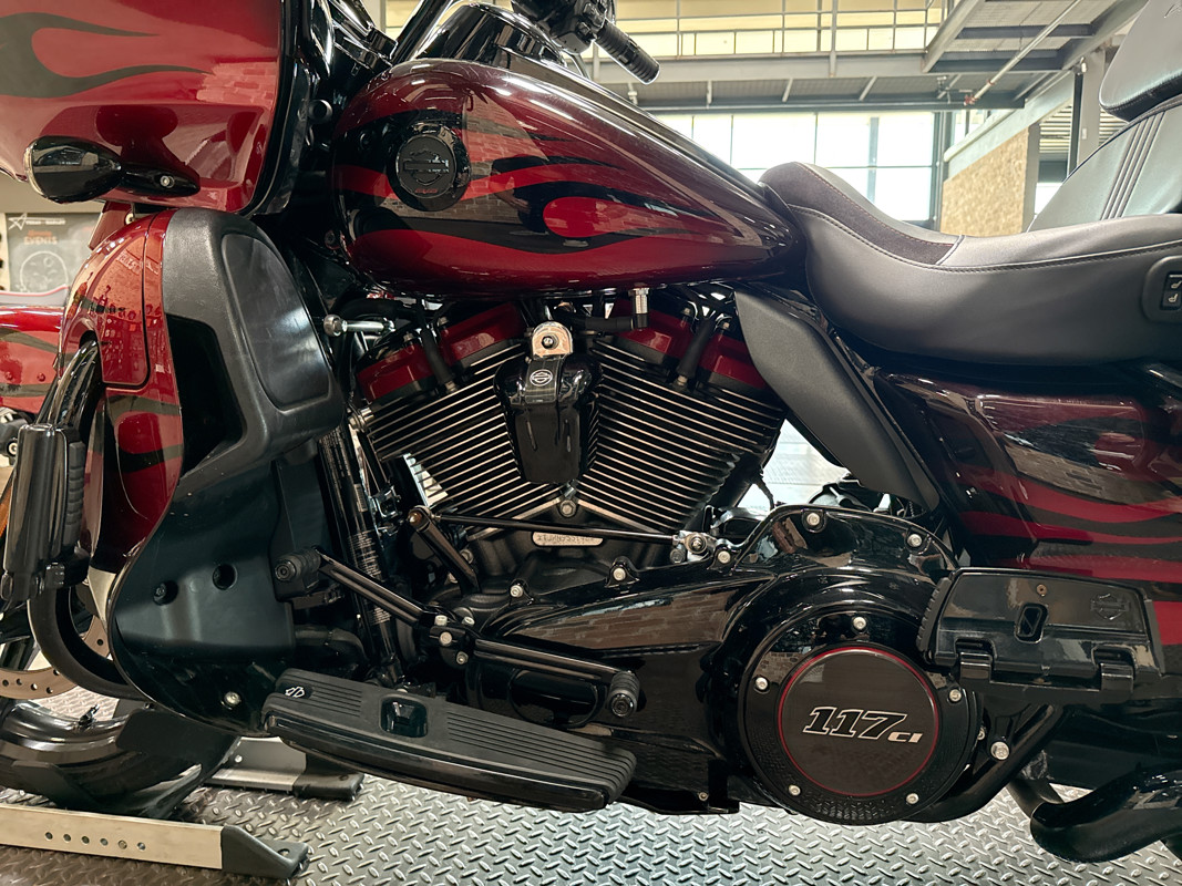 CVO® Road Glide®