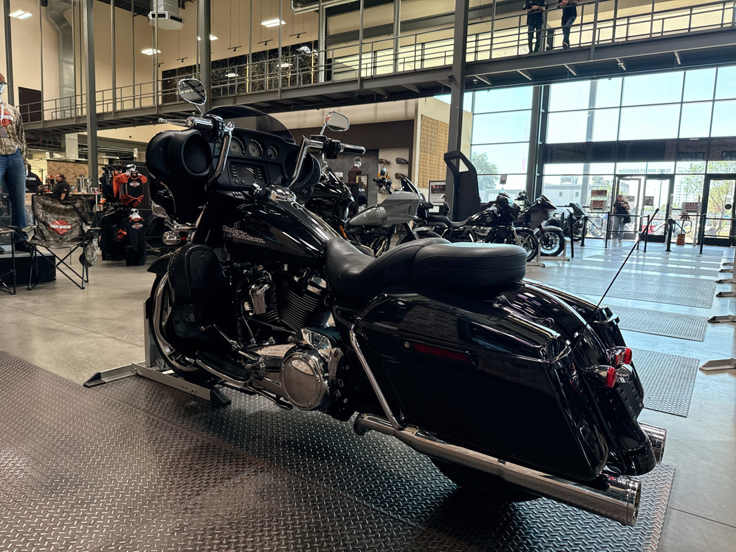 Street Glide®