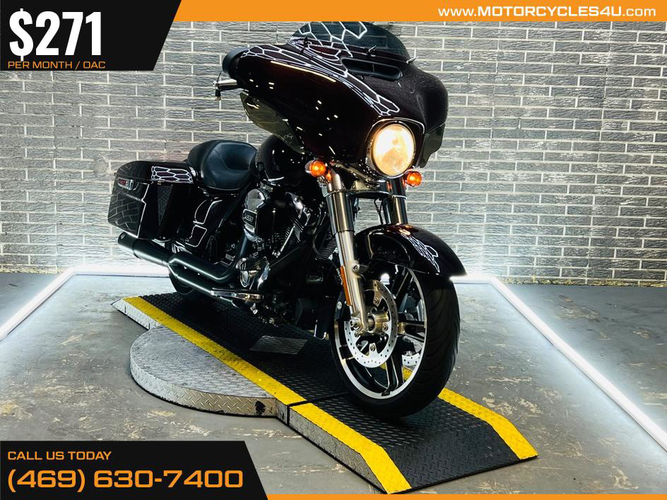 Street Glide®