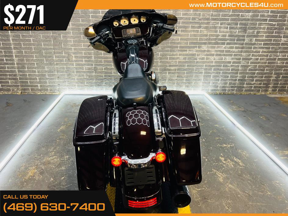 Street Glide®
