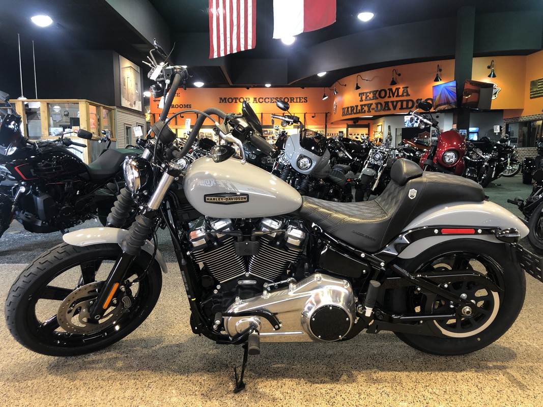 Street Bob®