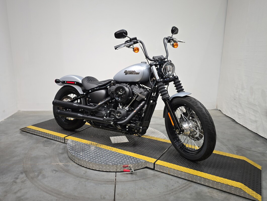 Street Bob®