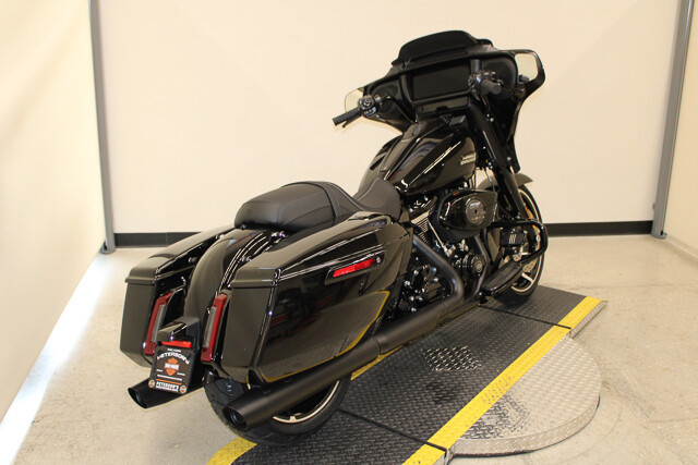 Street Glide®