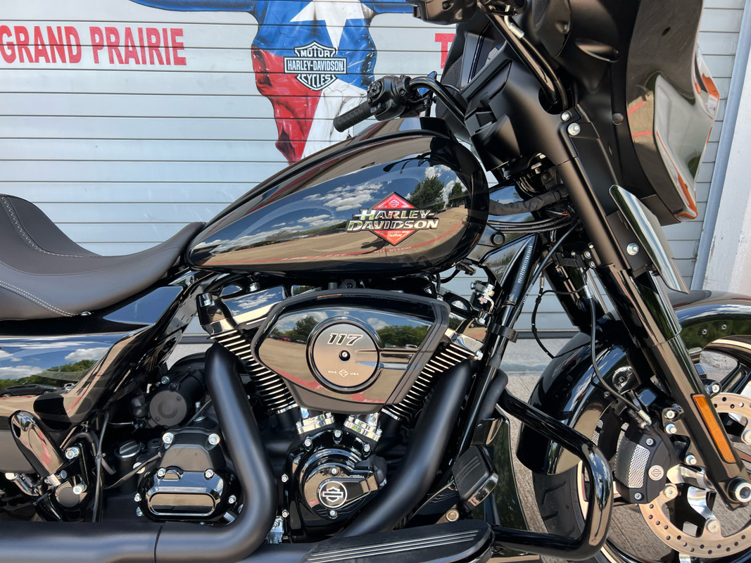 Street Glide®
