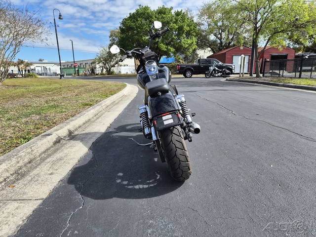 Dyna® Super Glide® Custom