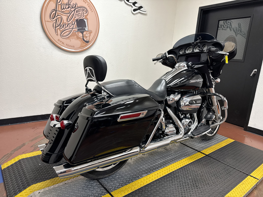 Street Glide®