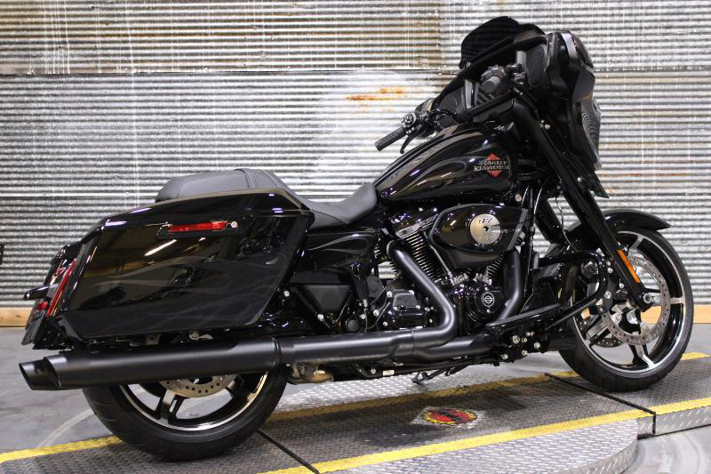 Street Glide®