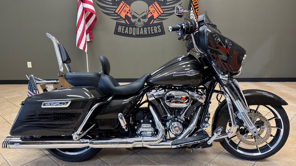 Street Glide®