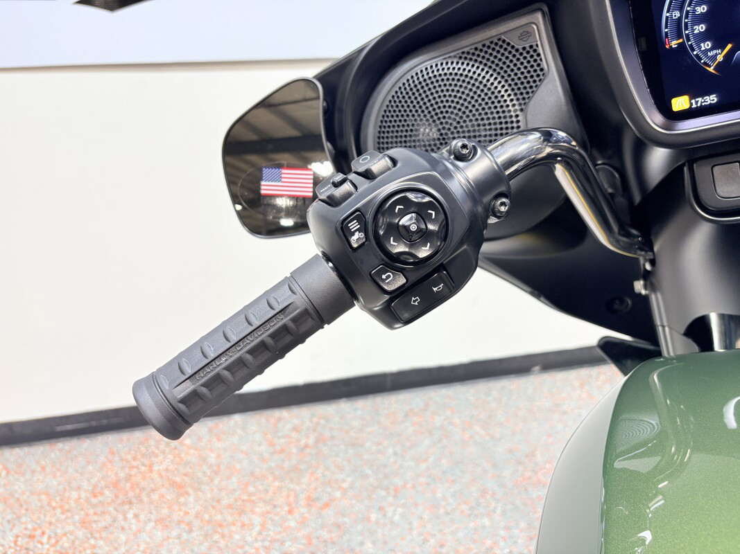 Street Glide®