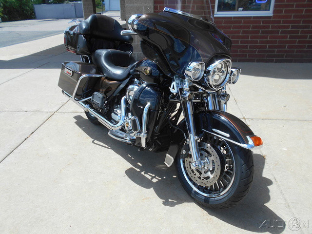 Electra Glide® Ultra® Limited 110th Anniversary