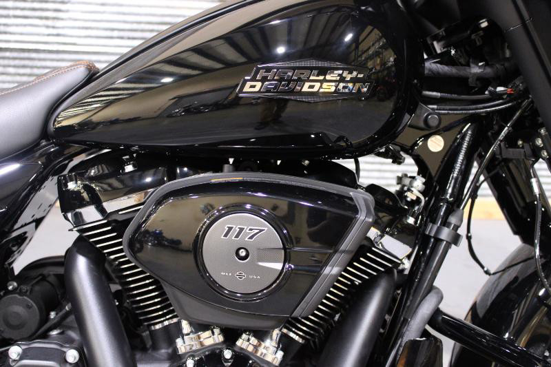 Street Glide®
