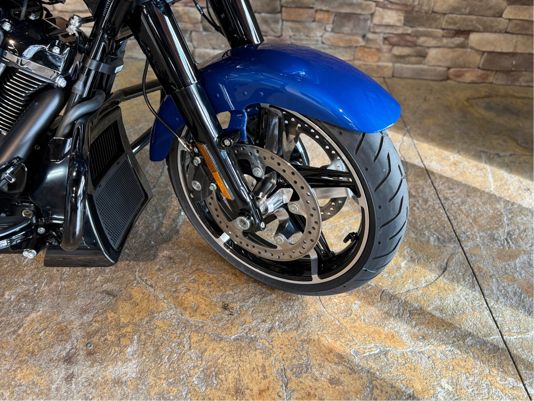 Road Glide®