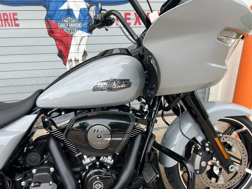 Road Glide®