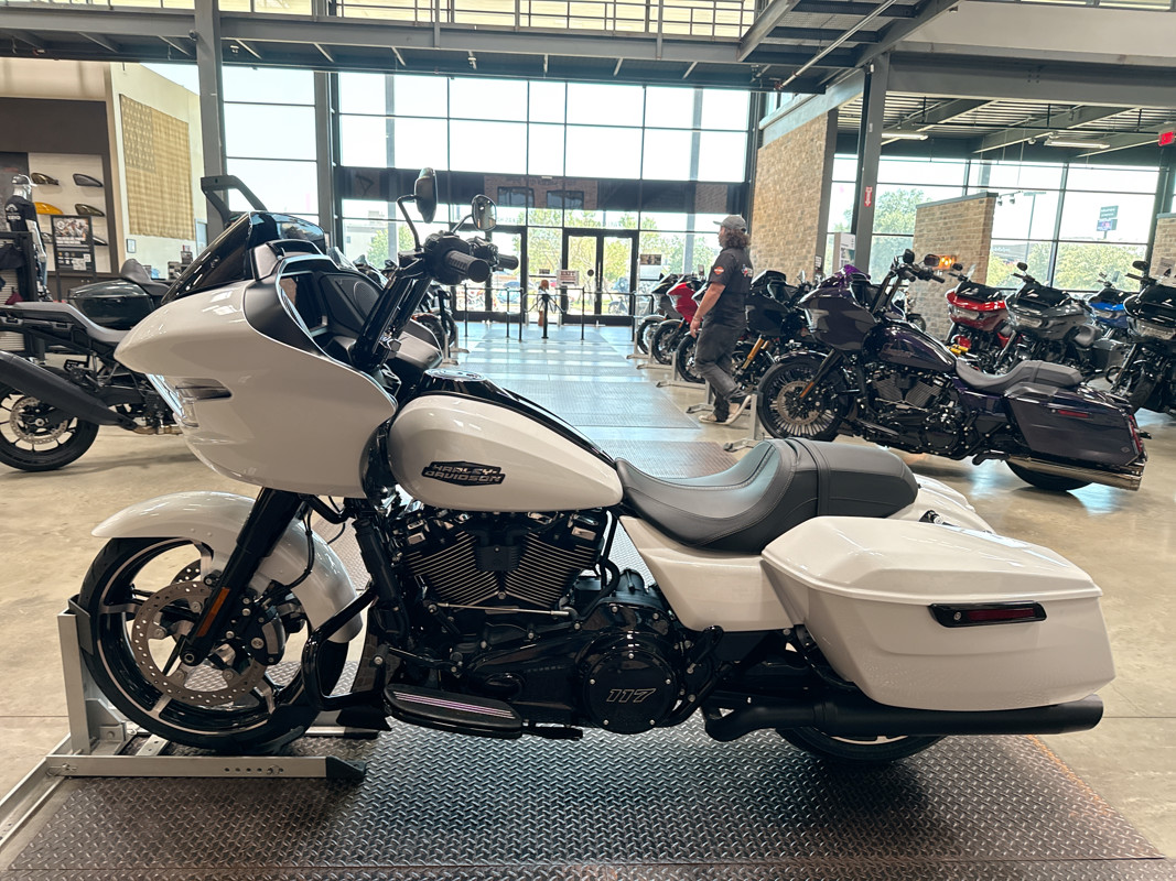 Road Glide®