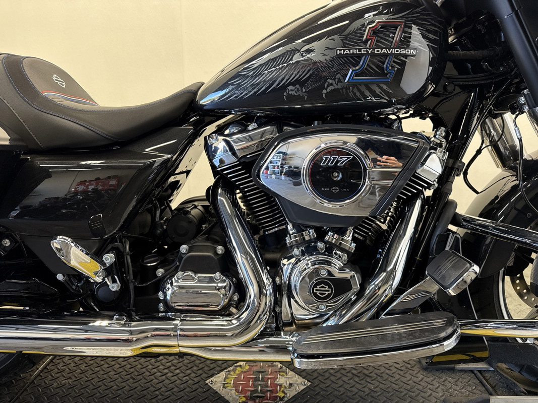 Street Glide®