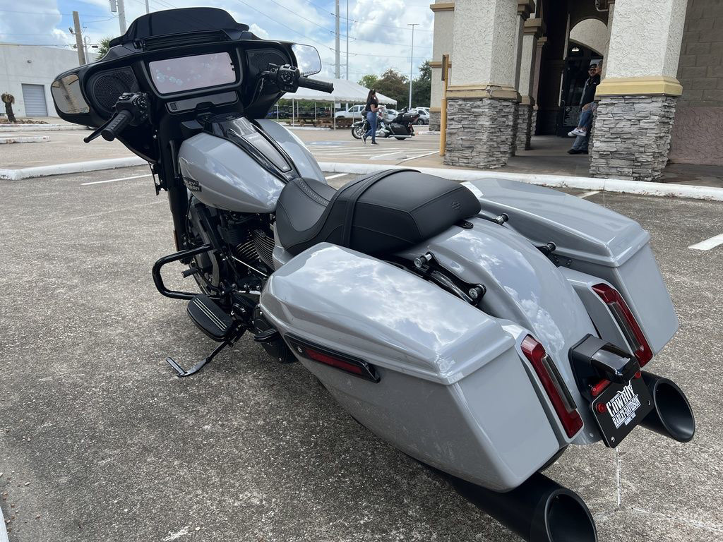 Street Glide®