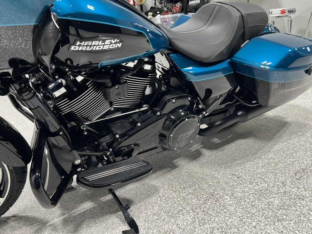 Road Glide®