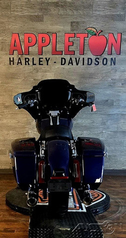Street Glide®
