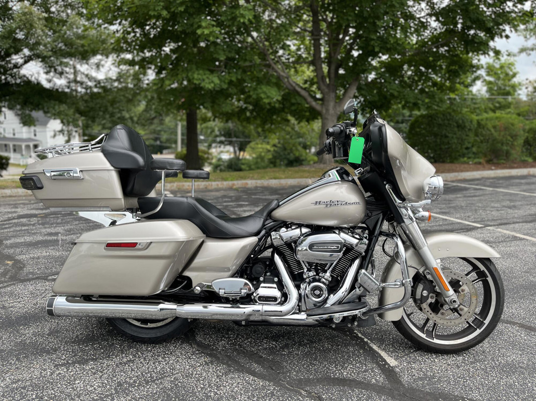 Street Glide®