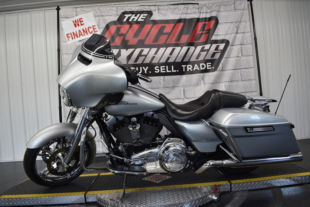Street Glide®