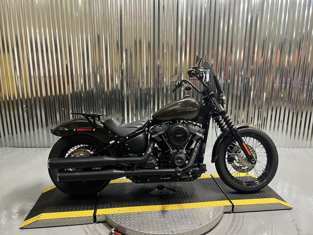 Street Bob®