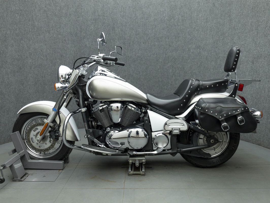 Vulcan 900 Classic LT