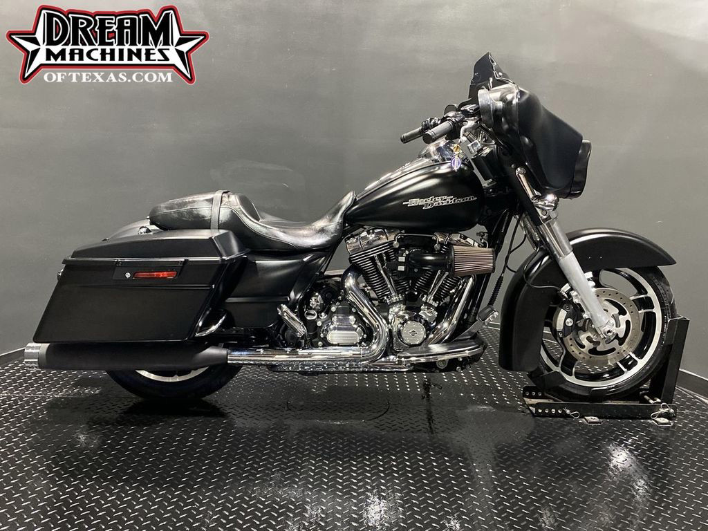 Street Glide®