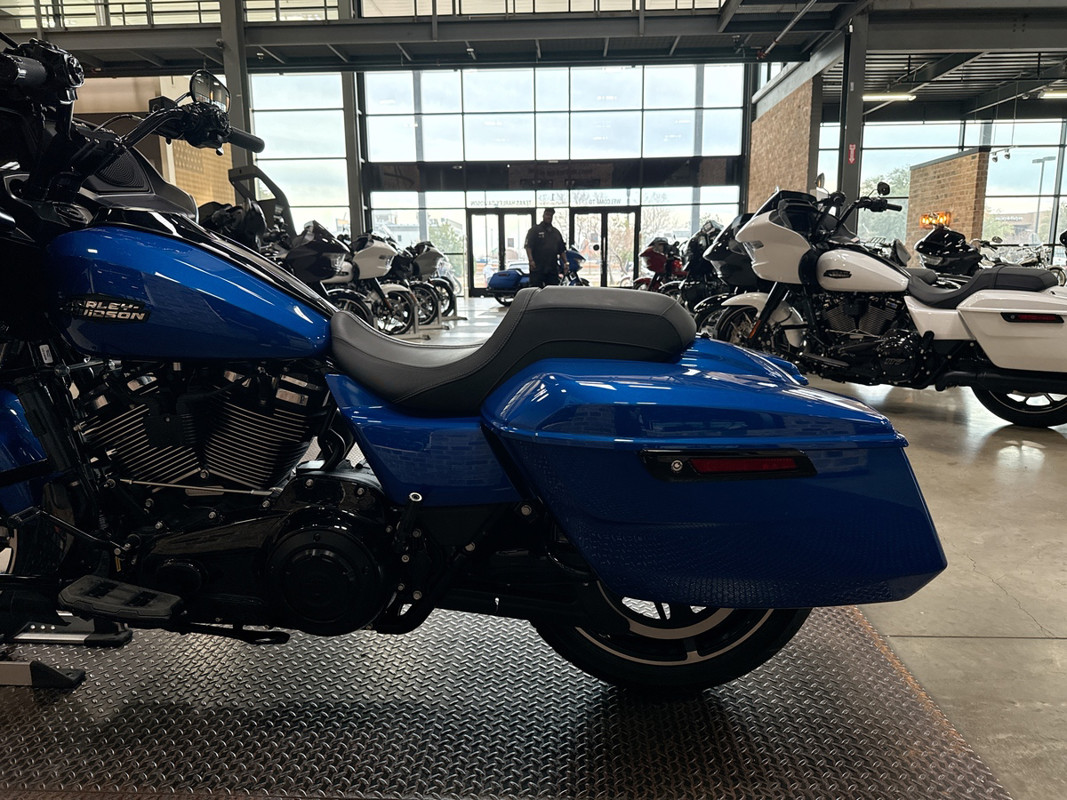 Road Glide®