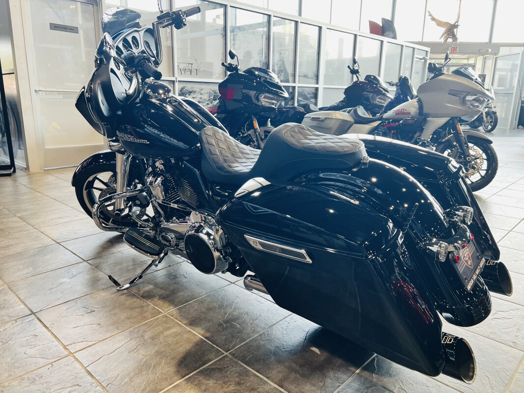 Street Glide®
