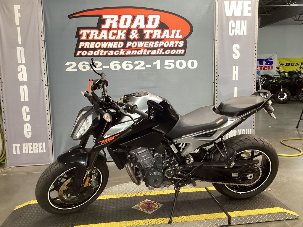 790 Duke