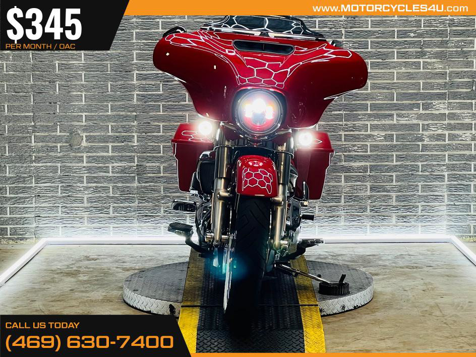Street Glide®