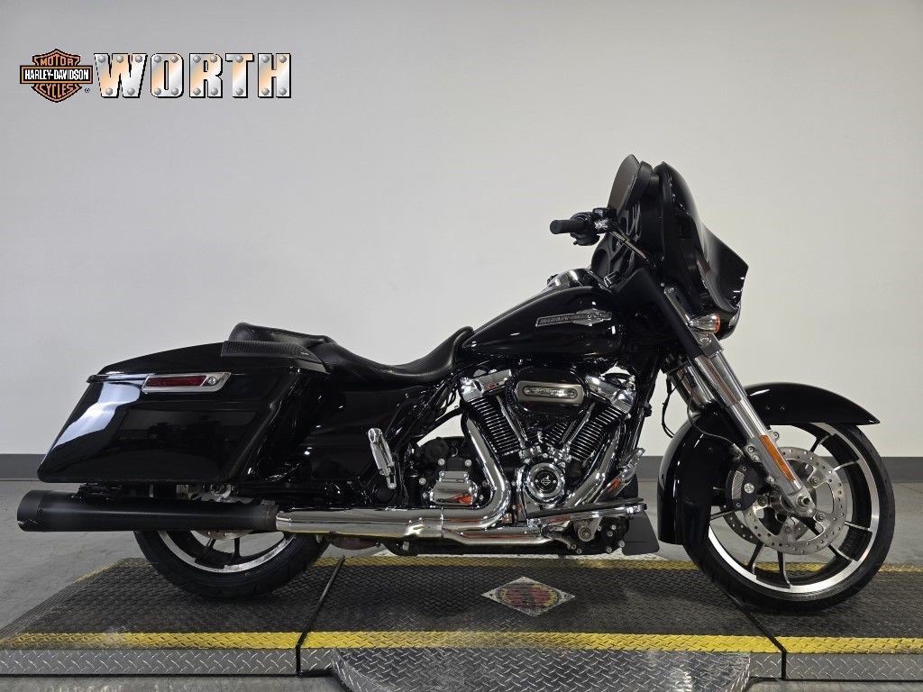 Street Glide®