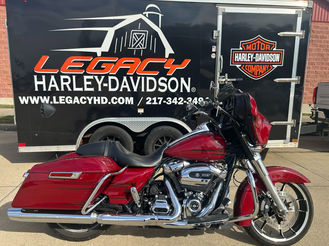 Street Glide®