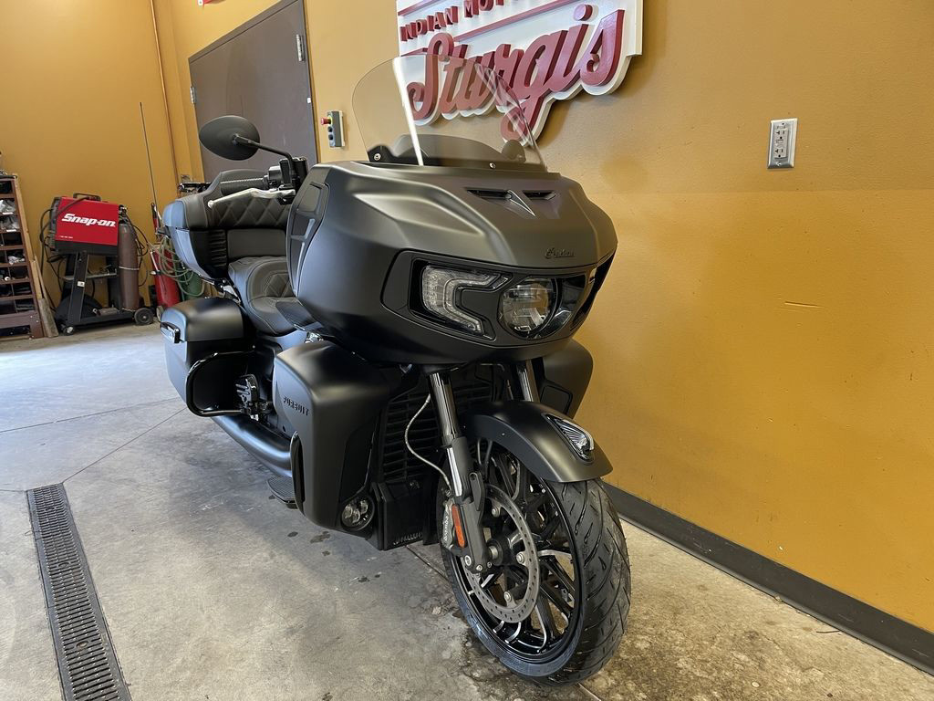 Pursuit Dark Horse Premium Package