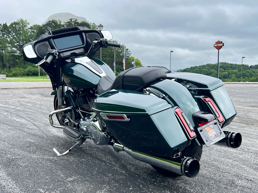 Street Glide®