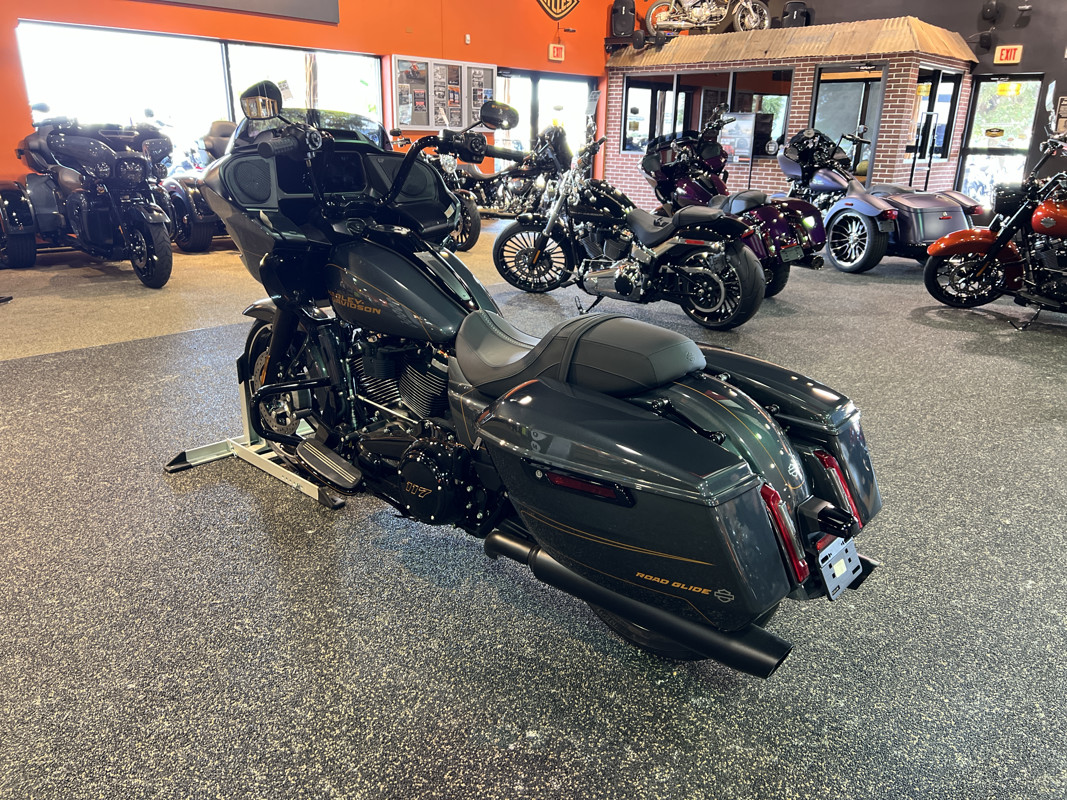 Road Glide®