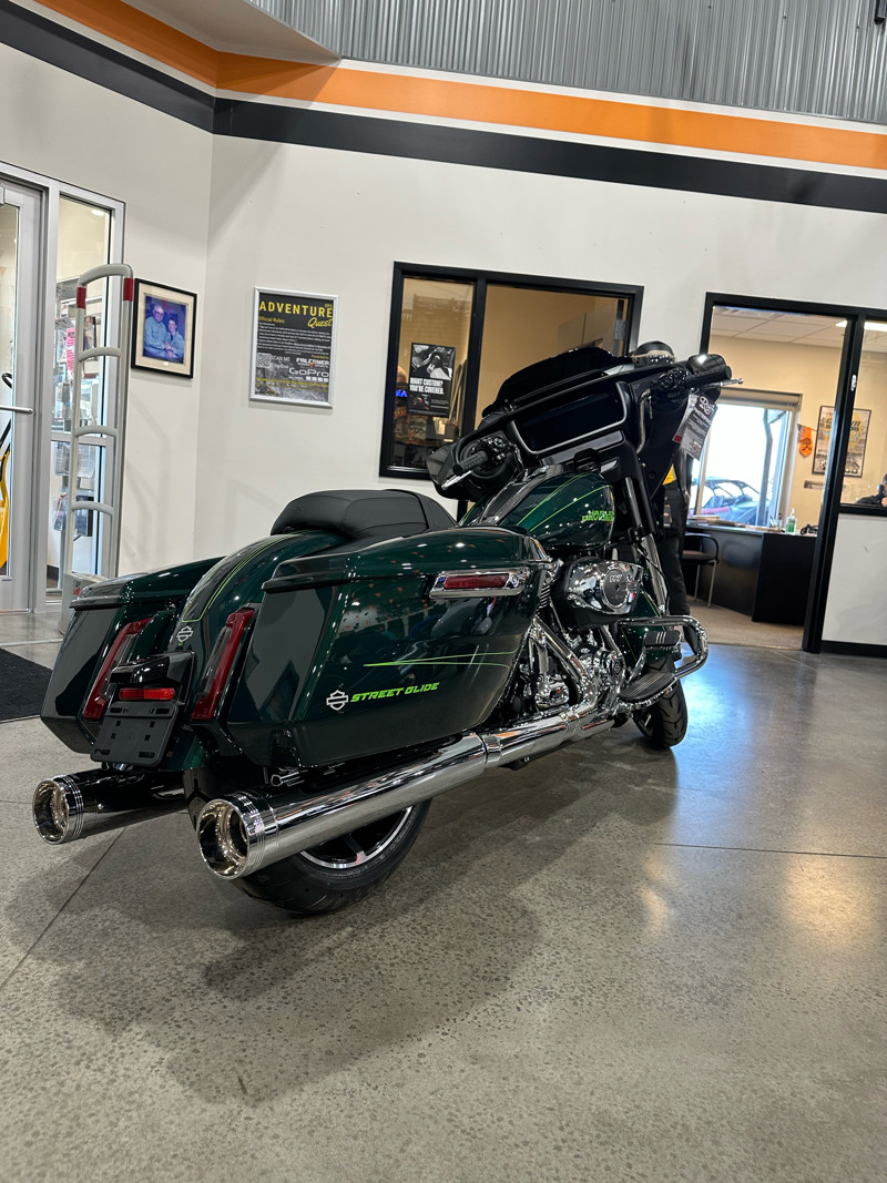Street Glide®