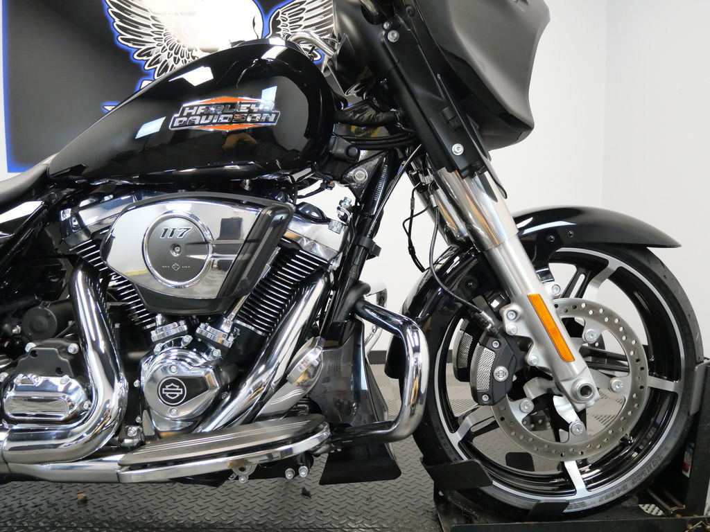 Street Glide®