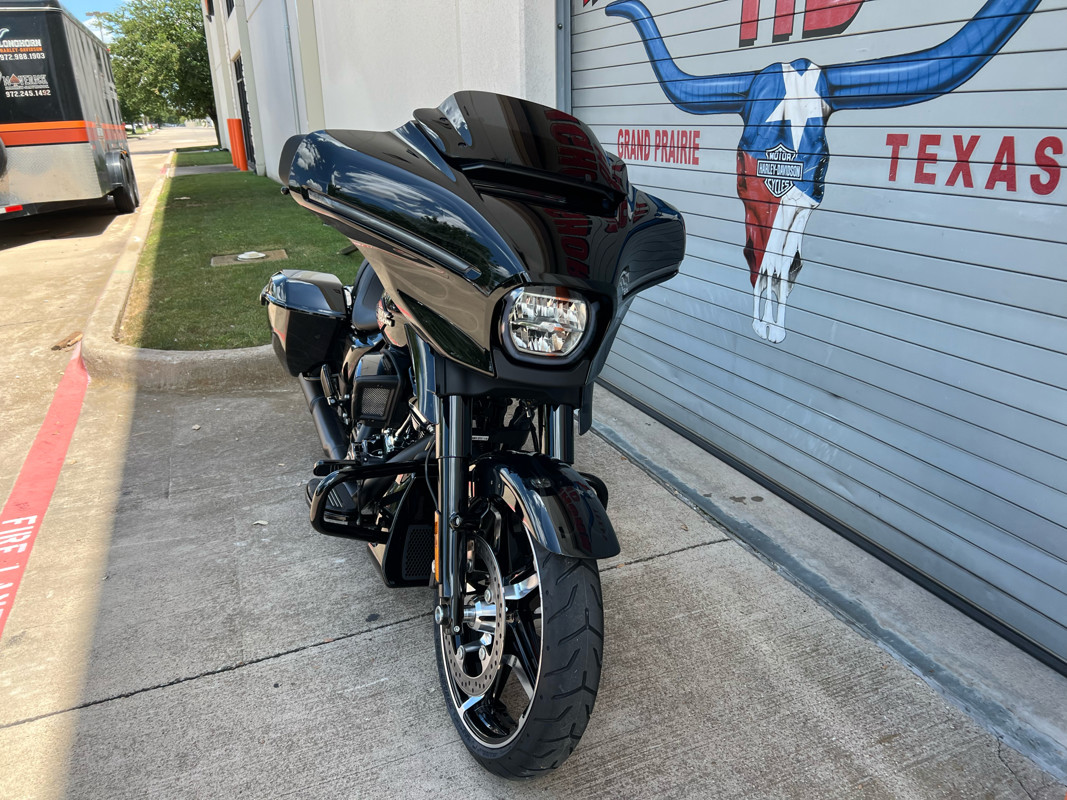 Street Glide®