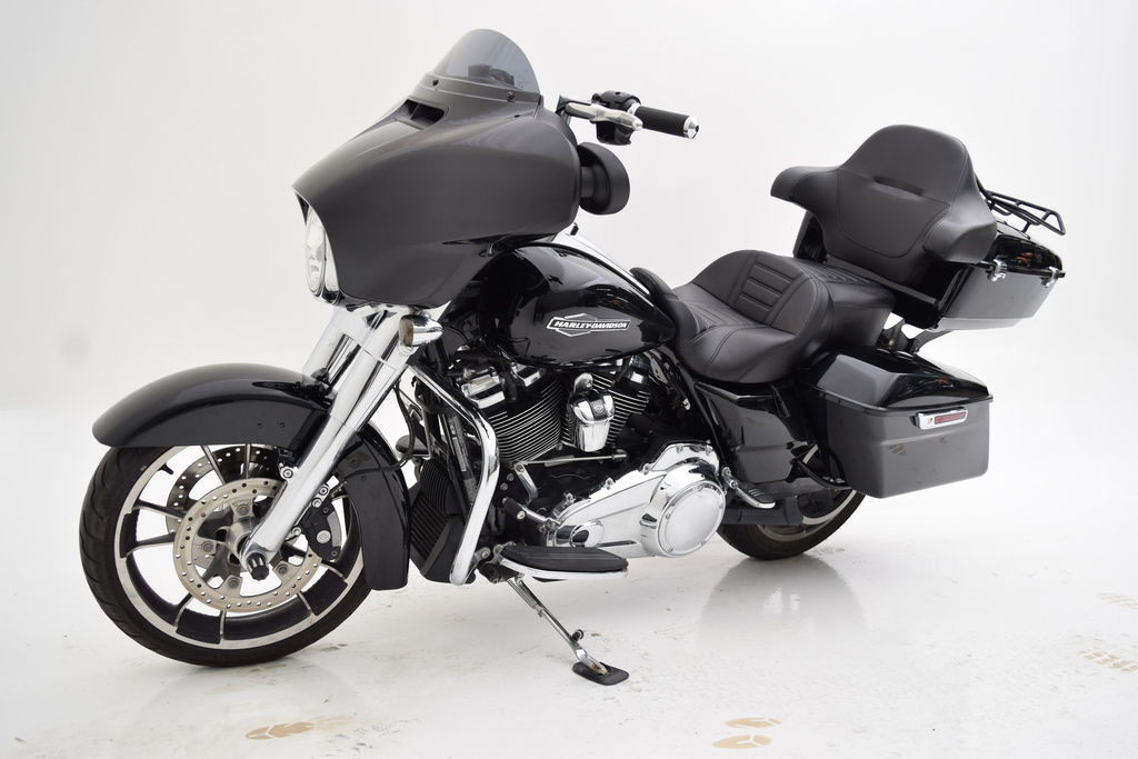 Street Glide®