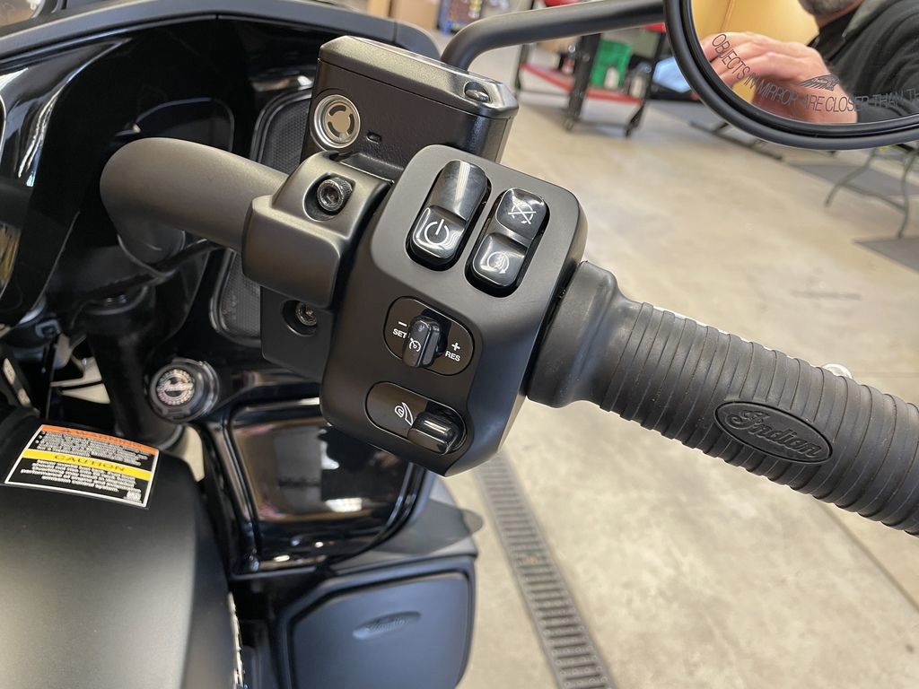 Pursuit Dark Horse Premium Package