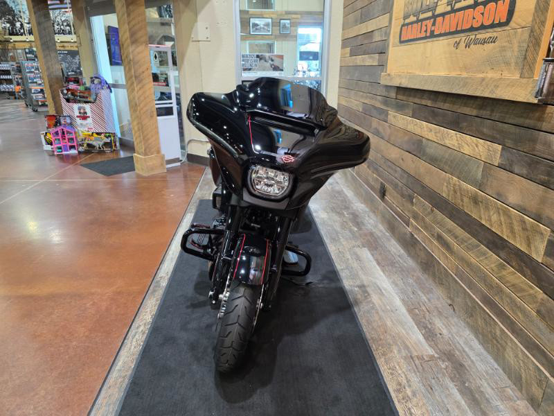 Street Glide®